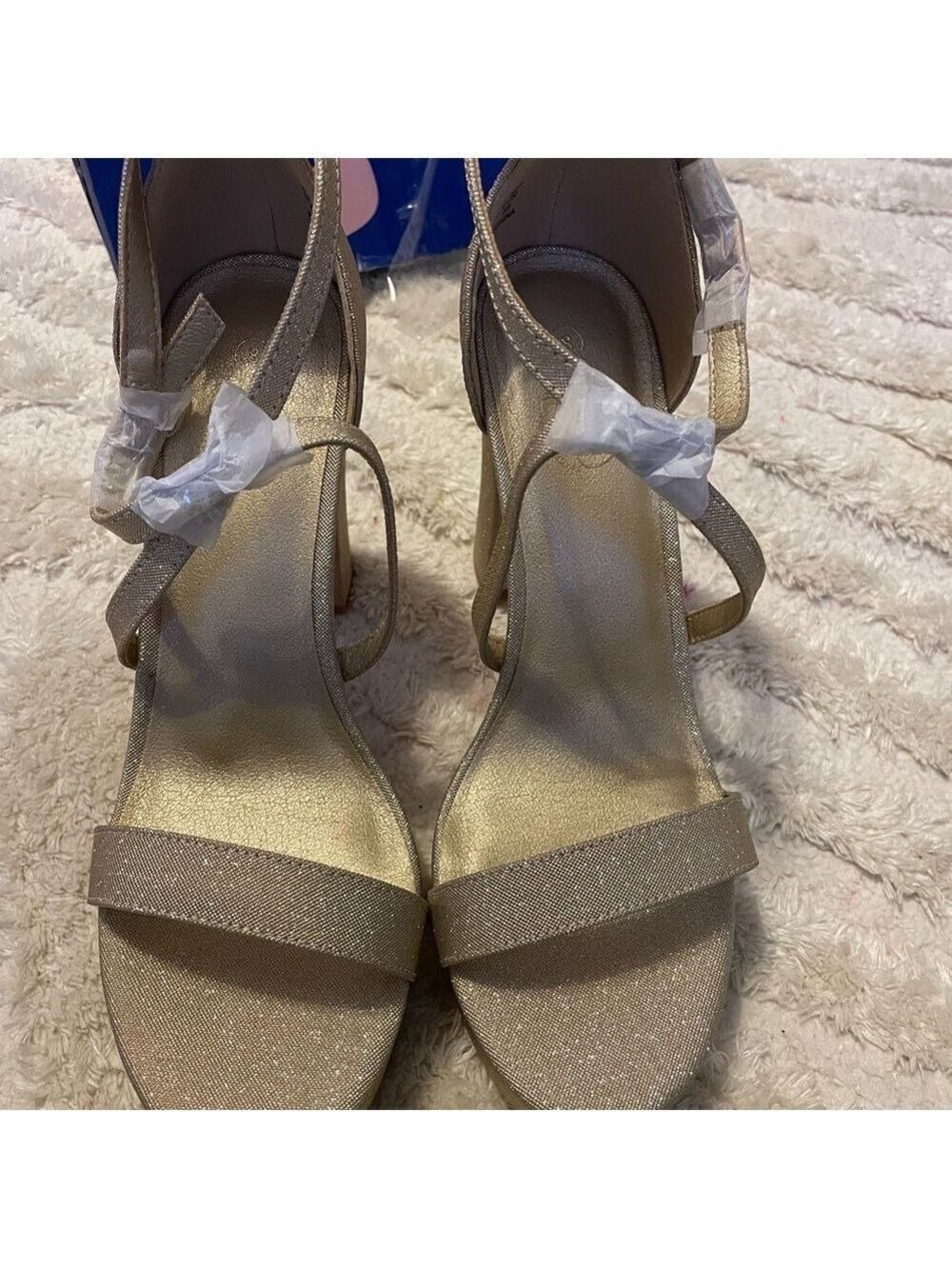 Trary Gold Strappy Heels Size 8 - Picture 12 of 16